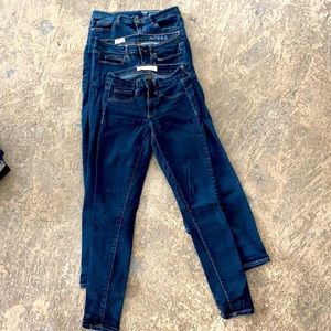 Lot of three (3)  gap women's skinny jeans jeggings. Size 26R, dark blue